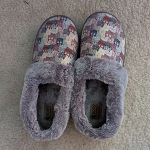 W 7.5 BOBS by Sketchers women's slippers animal print